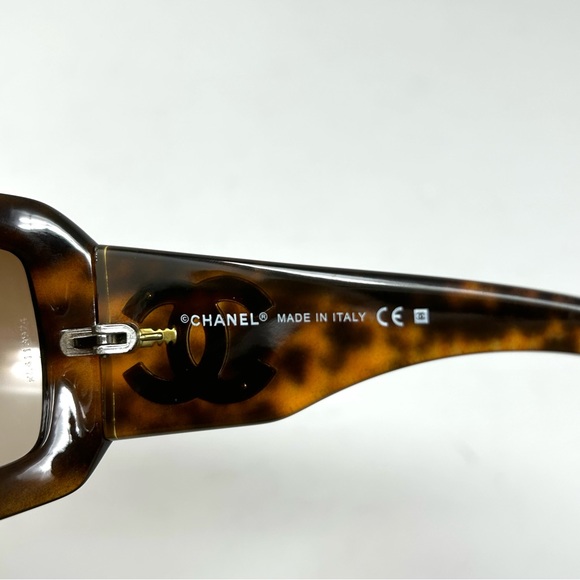 CHANEL sunglasses, made in Italy - Picture 9 of 13